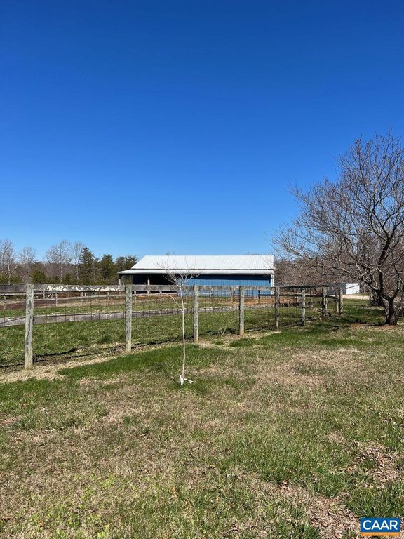 Listing photo 15